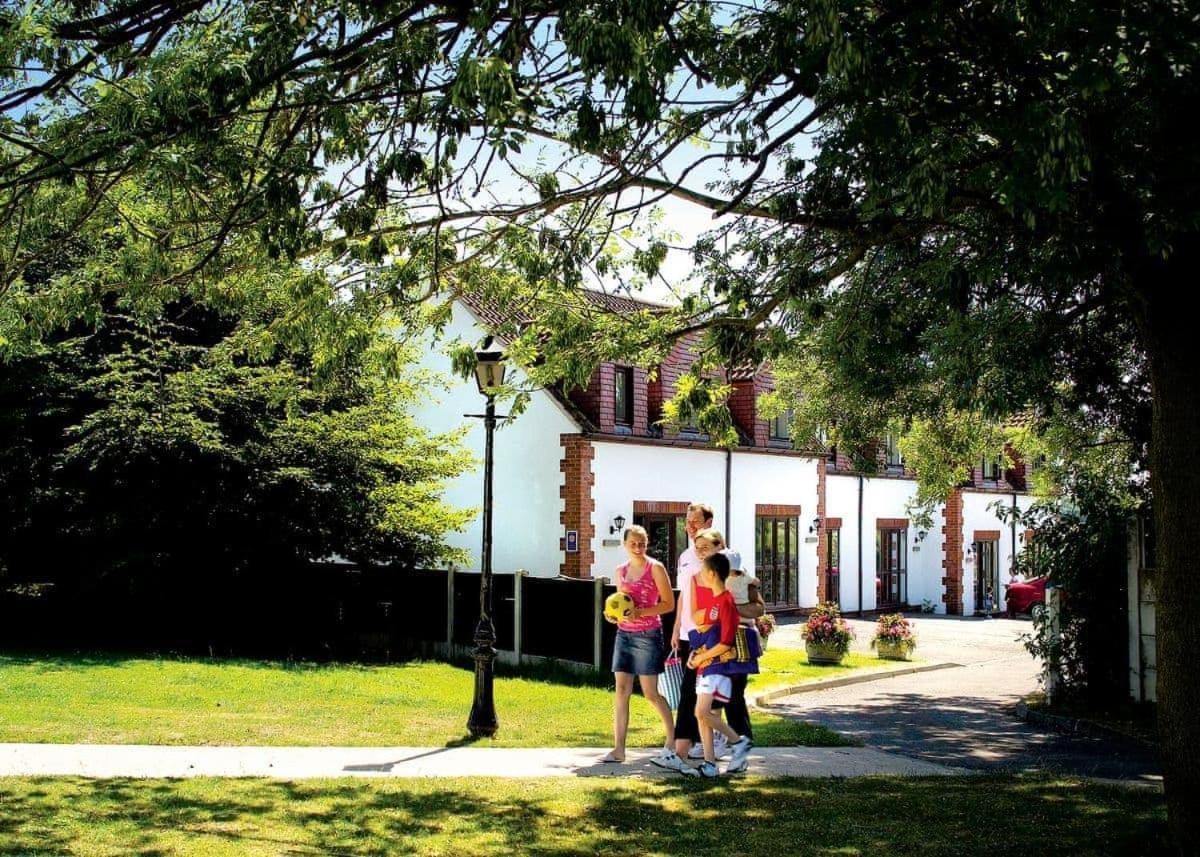White Rose Country Cottages Thormanby Exterior foto